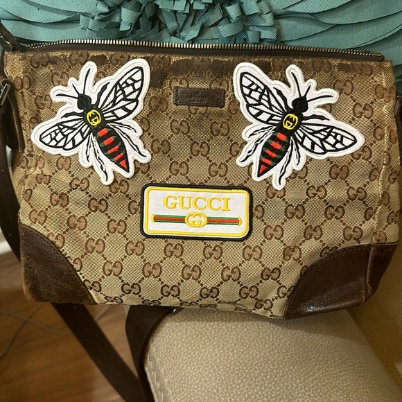 Bags, wallets, and accessories live flyer - Picture 4 of 8